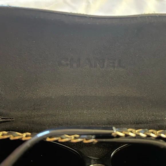 CHANEL Black Sunglasses with Classic Chain Design